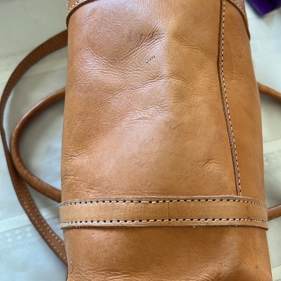 Beautiful tan leather satchel - Picture 5 of 5